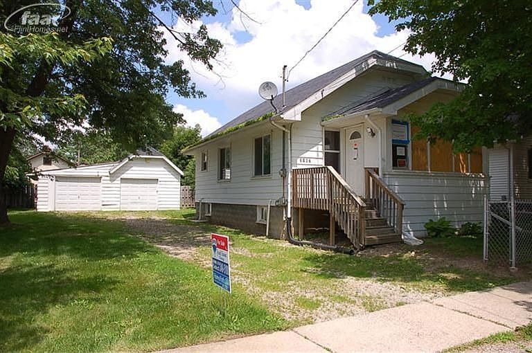 1st image of 2167 E Parkwood Ave
