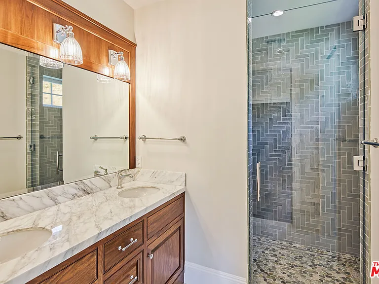 5561 Horizon Dr — Photo 18