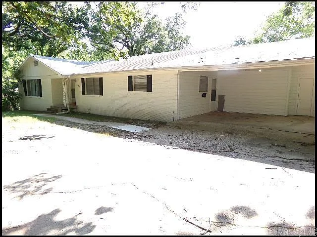 701 N Buchanan St — Photo 2