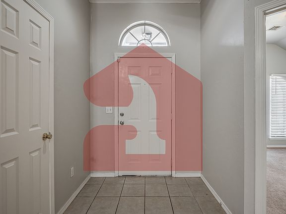 5th image of 2701 Silvertree Dr