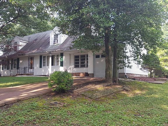 3rd image of 701 Valencia Ave