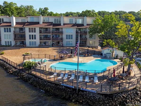 52 Wrenwood Cir #3A, Lake Ozark, MO 65049