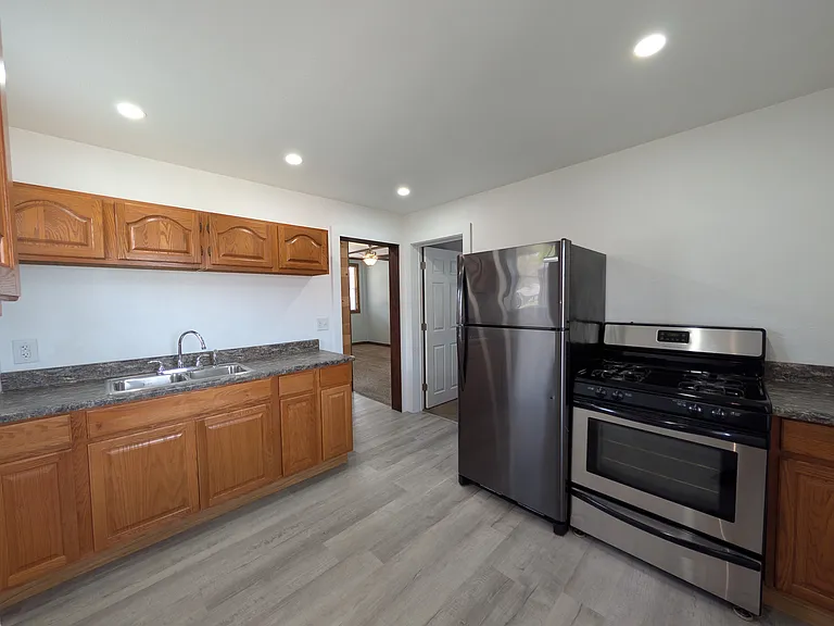 56 Franklin Ave #A — Photo 14