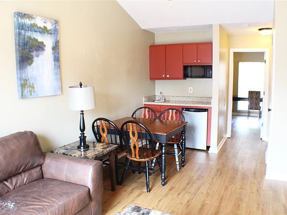 3rd image of 1418 Bradley Dr