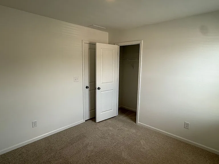 404 Silver Birch Ct — Photo 15
