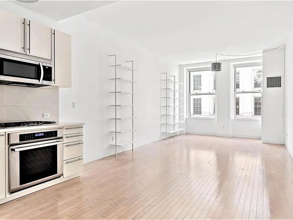 60 W 20th St #5D