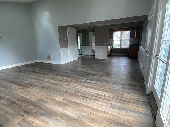 5th image of 120 Oak Hill Dr