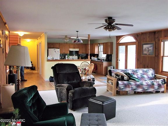 4th image of 2963 Meade Rd