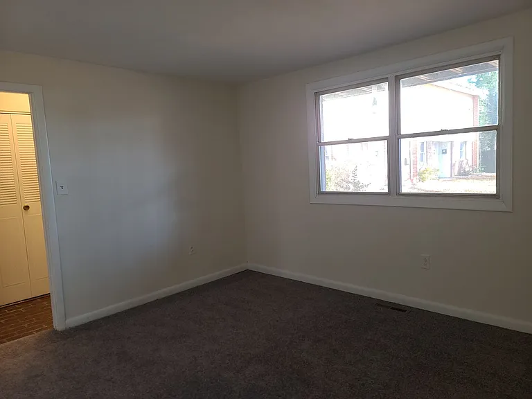 2620-2630 E Northern Pkwy — Photo 17