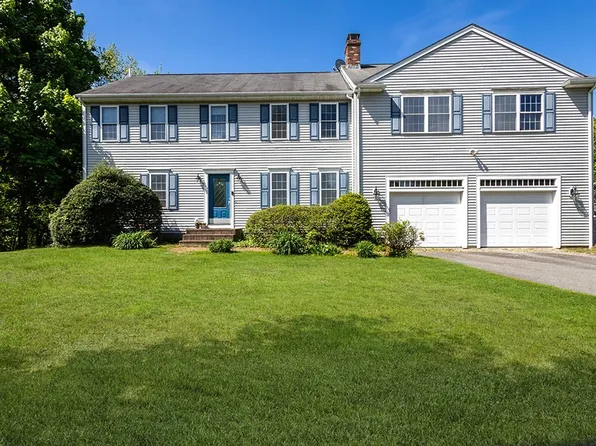 3 Hawthorne Dr, Plainville, MA 02762