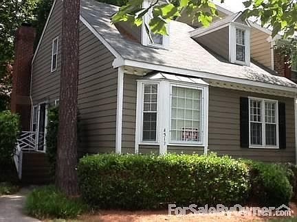 Private end unit town home