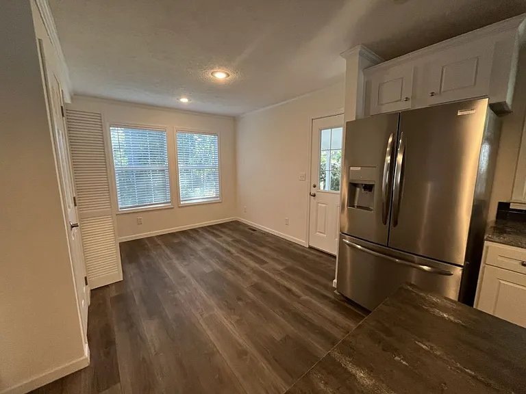 10 Coachlight Ct #63 — Photo 6