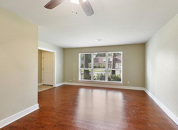 3rd image of 1522 Lakewood Dr