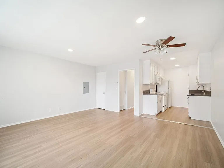 18411 Vincennes Street — Photo 14