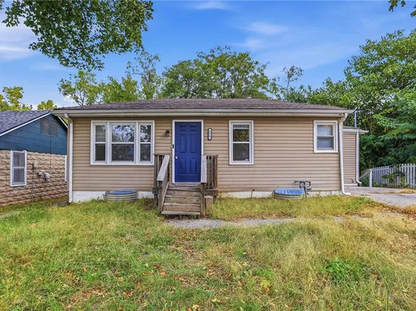 179 Novak St, Sugar Creek, MO 64054