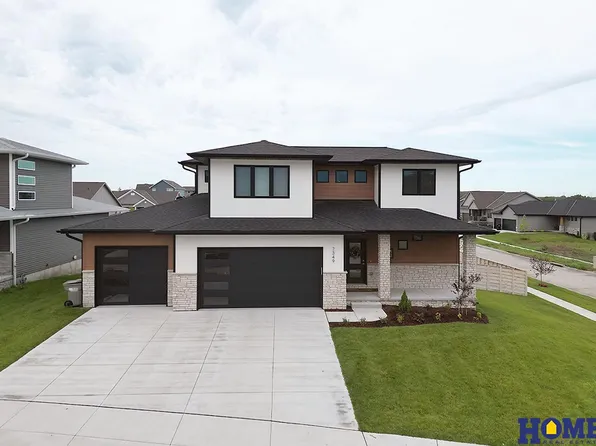 7349 Strait Rd, Lincoln, NE 68521