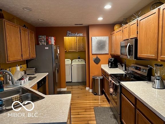 4th image of 5043 Lewiston Dr