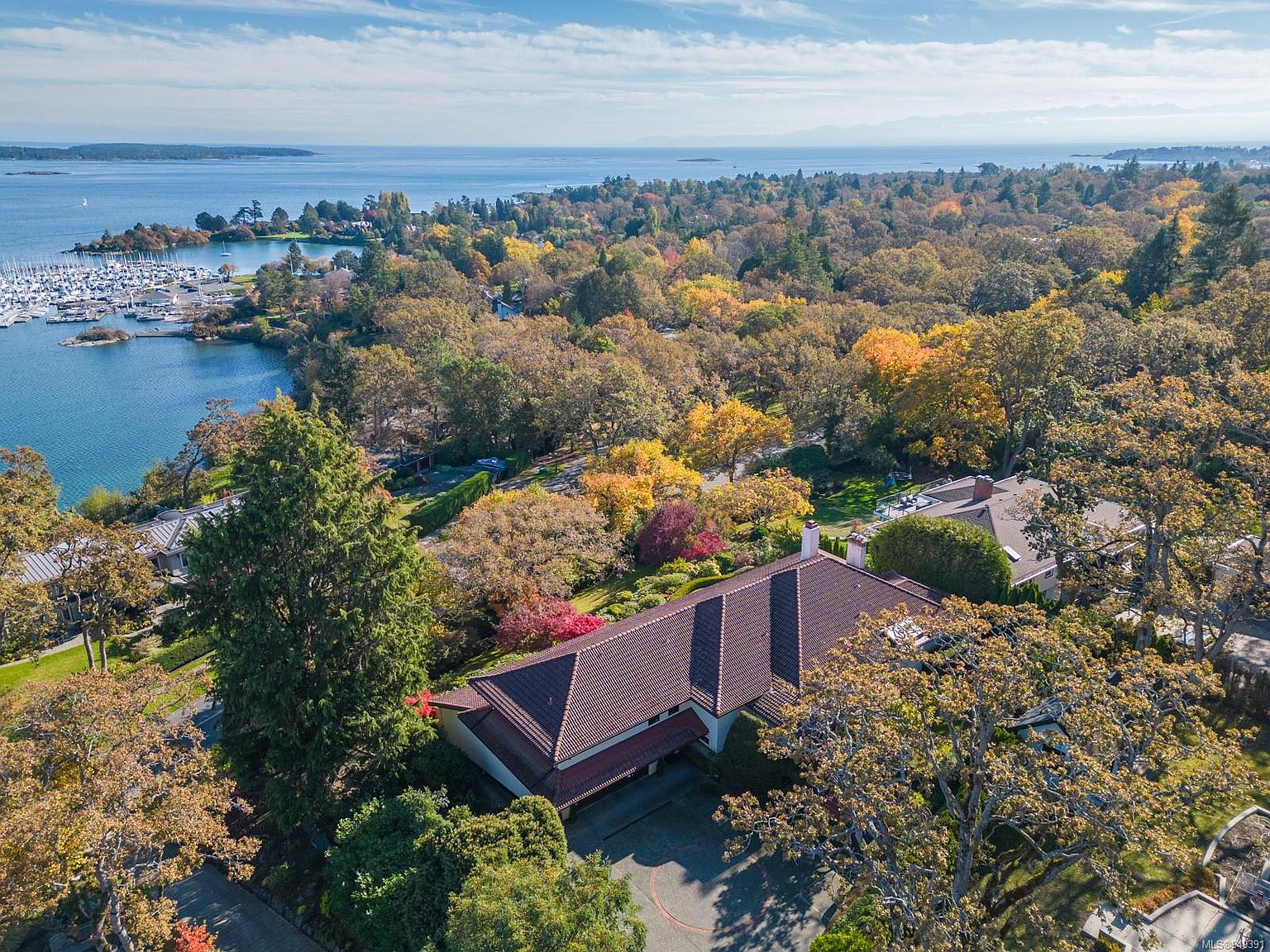 3550 Beach Dr, Victoria, BC V8R 6M7 MLS 949391 Zillow