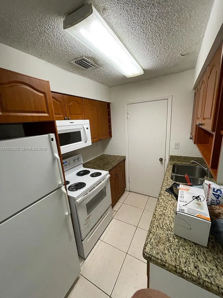 17515 NW 67th Ct — Photo 3