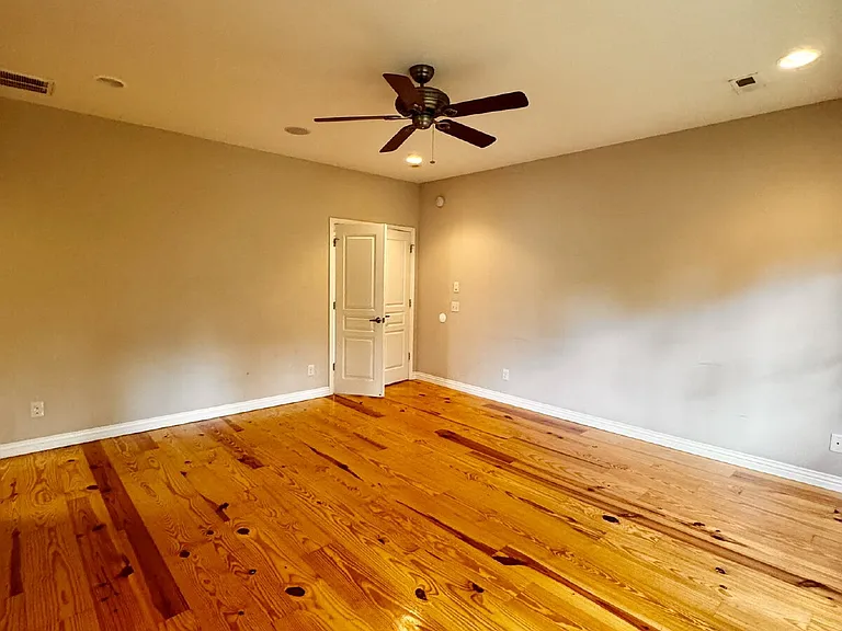 723 Lakeview Dr — Photo 15
