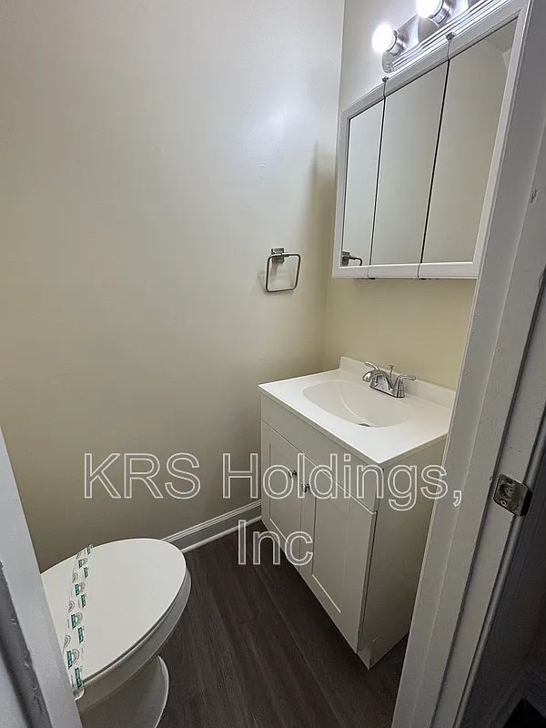 2 bed, 1.5 bath, 950 sqft, $1,495 — Photo 2