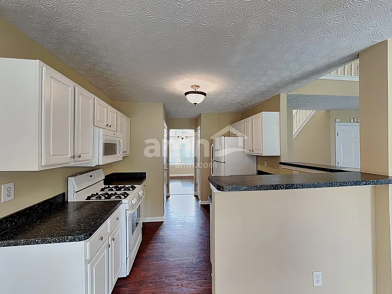 2505 Skylars Mill Way — Photo 3
