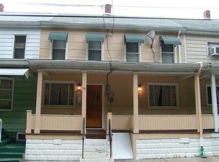 17 E Water St, Mount Carmel, PA 17851