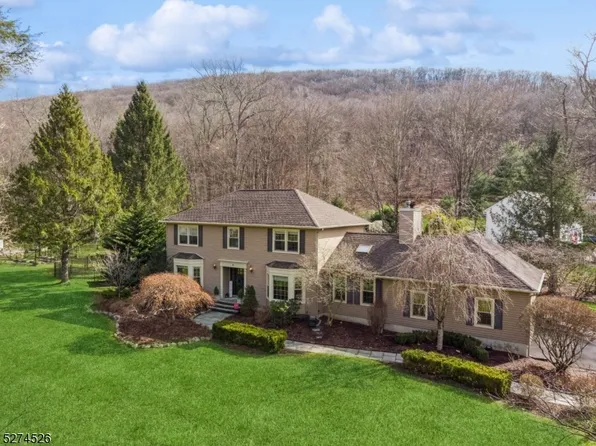 6 Pocahontas Place, Mount Olive Twp., NJ 07840