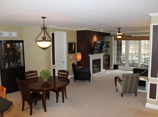 19075 Thomson Dr, Brookfield, WI 53045