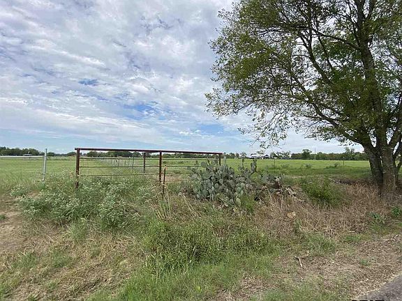 5th image of 10 Acres Cres #1112