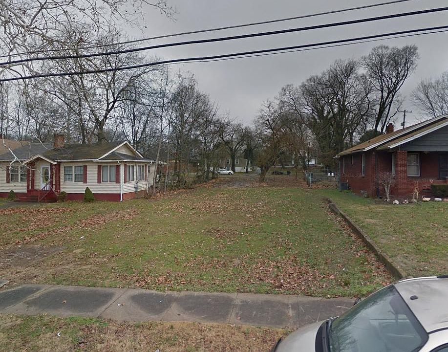 2nd image of 132 S Elmwood St