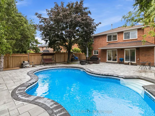 2128 8th Line, Oakville, ON L6H 4W4