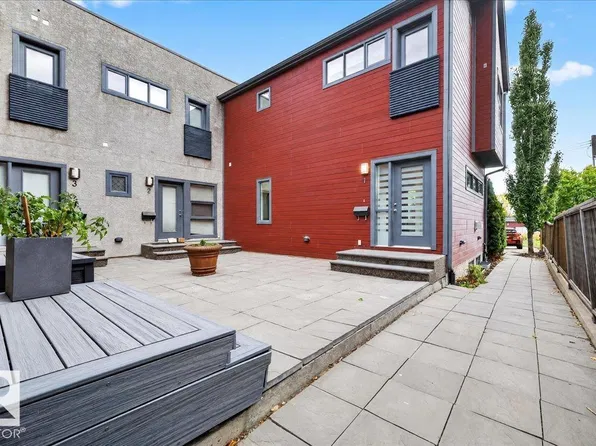 14315 Stony Plain Rd NW #1, Edmonton, AB T5N 3R6