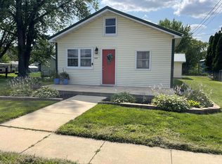 907 7th Ave NE, Independence, IA 50644