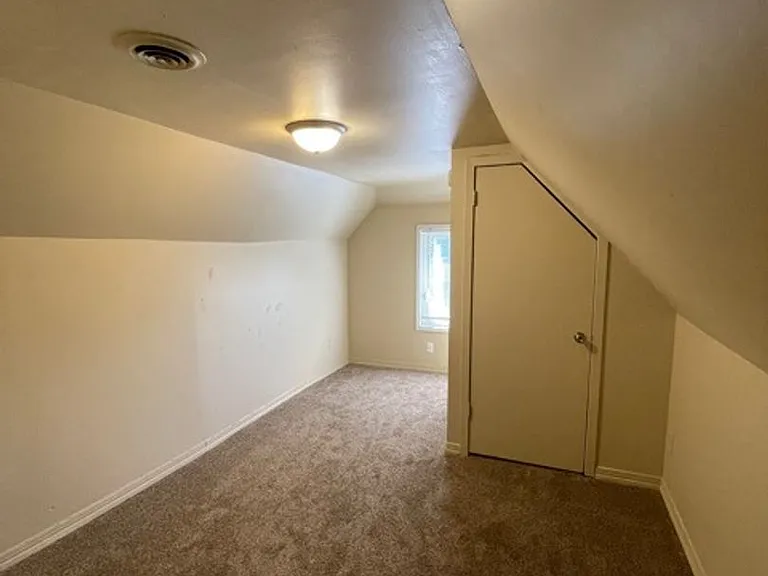 1199 Burr Street — Photo 14
