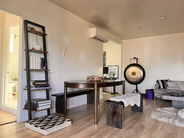 2318 Yosemite Dr #1/2 — Photo 2