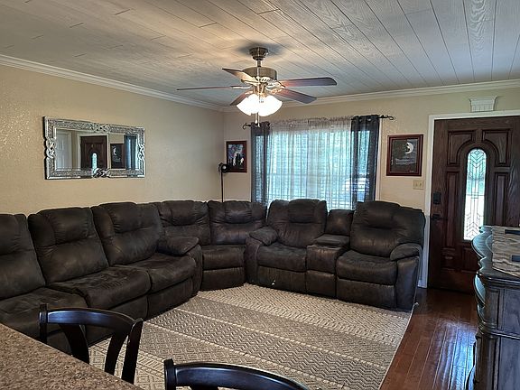2nd image of 415 Moore Rd