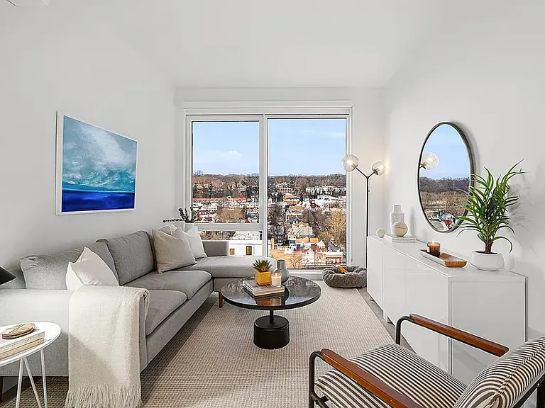 1062 Halsey St #3B — Photo 3