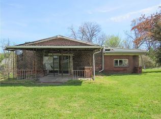 810 Newingham Ln, Arona, PA 15617