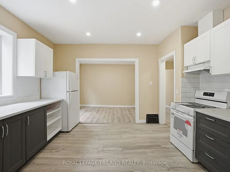 151 Waterloo St — Photo 5
