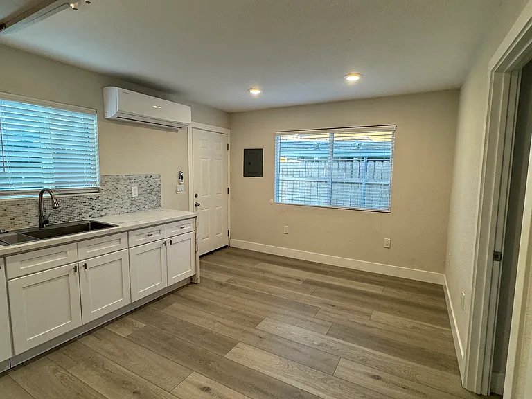 922 N Martin St #2 — Photo 8