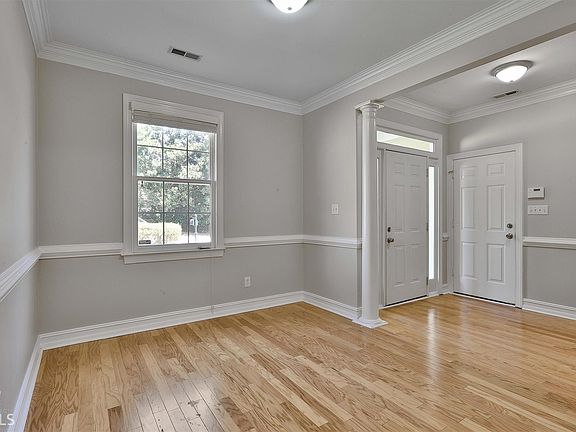 5th image of 102 Monterey Dr