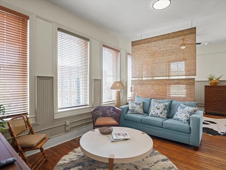 127H W Evans St — Photo 8