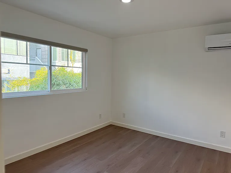 372 S Los Robles Ave #2 — Photo 5