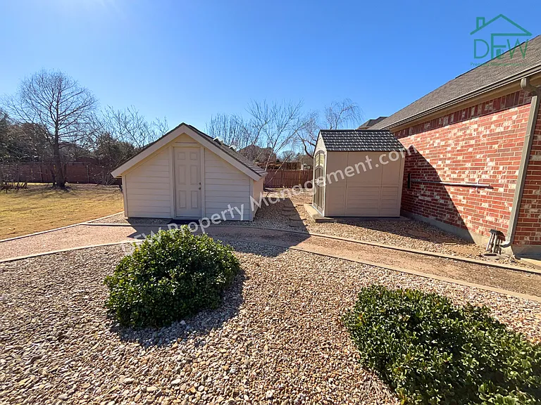 1205 Golden Gate Dr — Photo 41