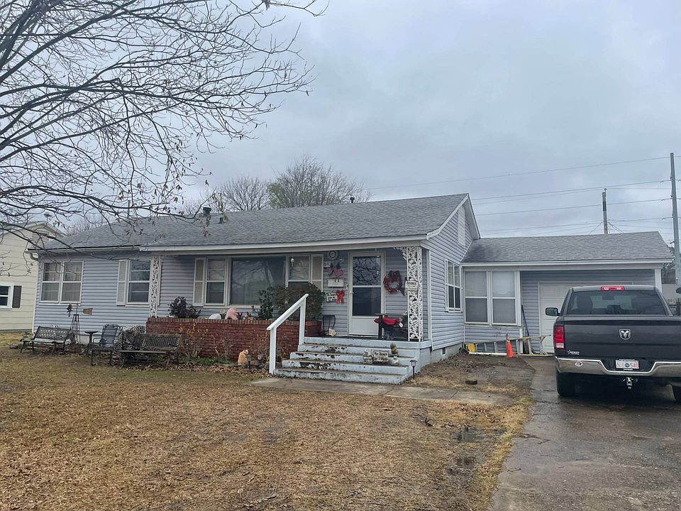 1st image of 1311 S 10th St