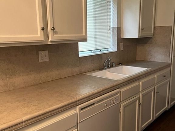 5th image of 12048 Culver Blvd #103
