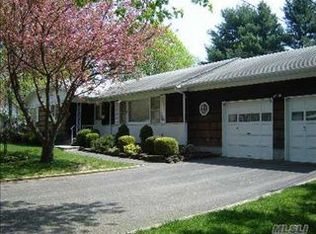 138 4th St, Saint James, NY 11780