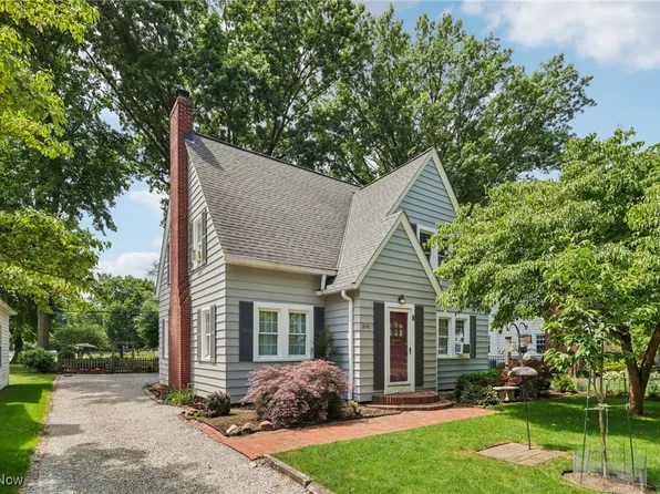 2040 Braewick Dr, Akron, OH 44313