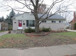 23899 Colchester Dr, Farmington, MI 48336